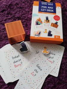 Recenzja: "Pod, nad czy obok"