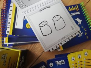 Recenzja: "Podaj dalej!"